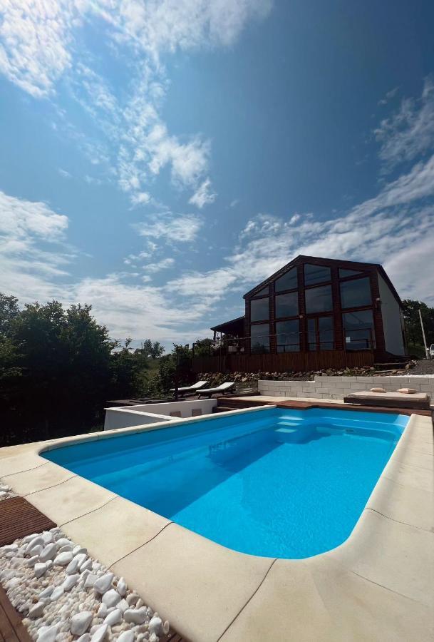 Le Chalet M - Cabana Cu O Panorama De Poveste. Surdesti  Exterior photo
