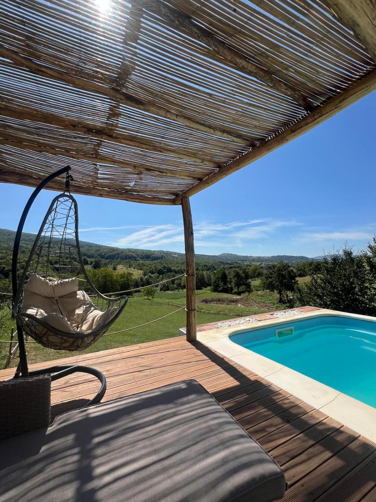 Le Chalet M - Cabana Cu O Panorama De Poveste. Surdesti  Exterior photo