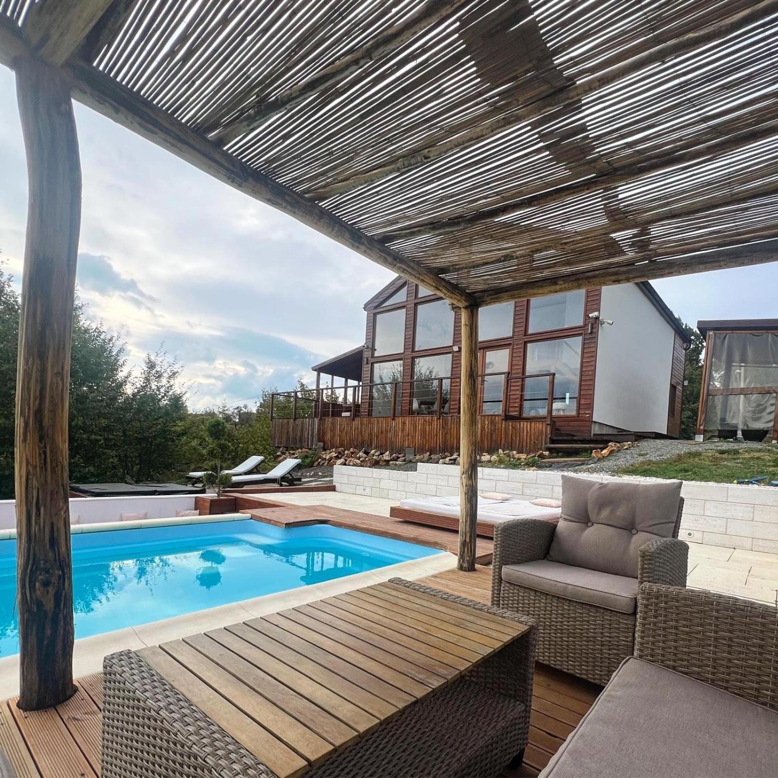 Le Chalet M - Cabana Cu O Panorama De Poveste. Surdesti  Exterior photo